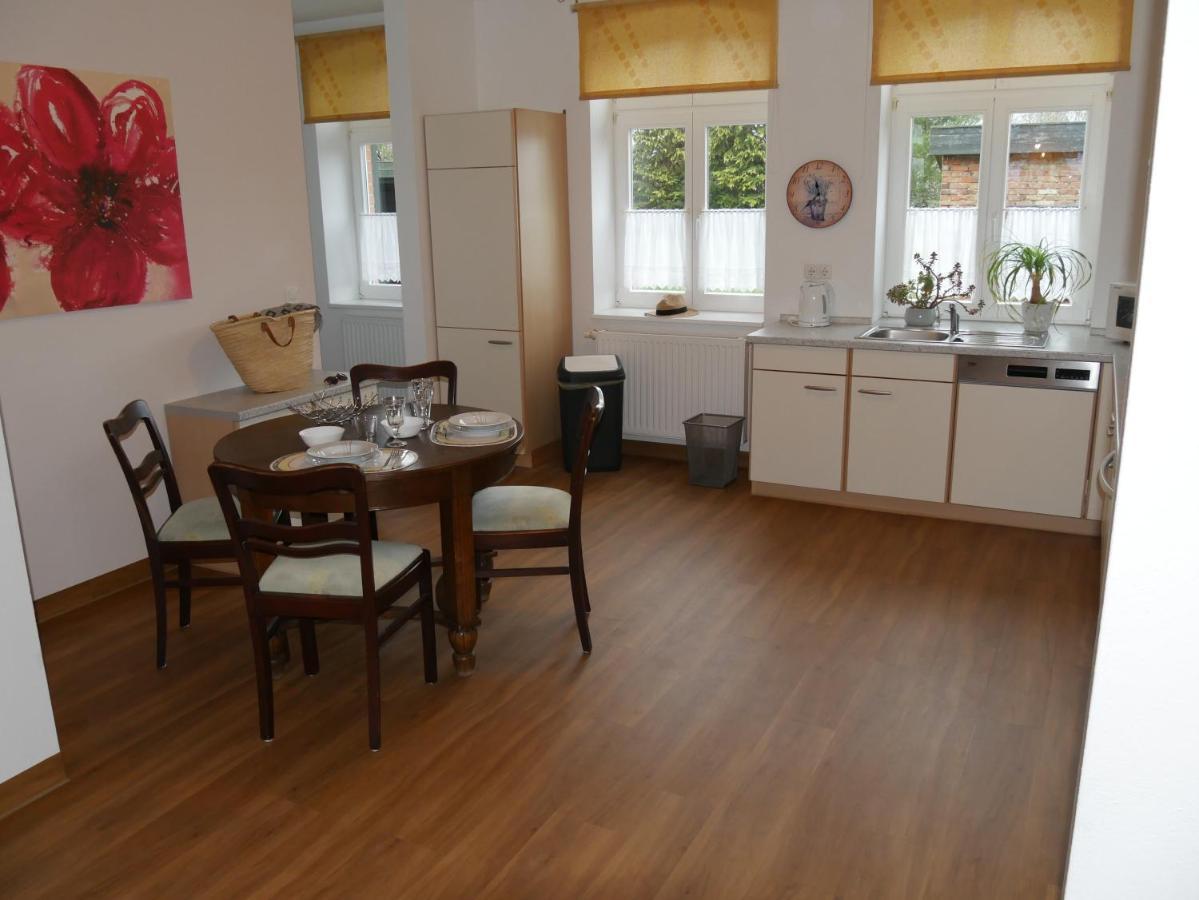 Lindenhof Wohnung 2, Erdgeschoss Vipperow Buitenkant foto