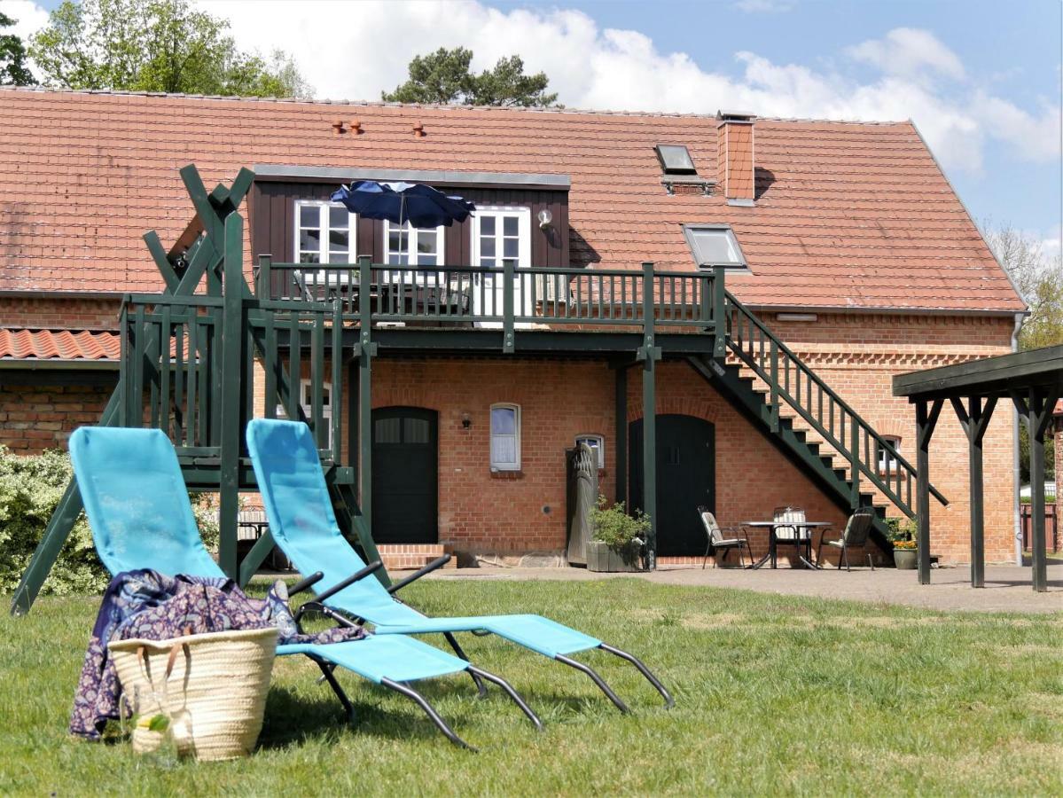 Lindenhof Wohnung 2, Erdgeschoss Vipperow Buitenkant foto