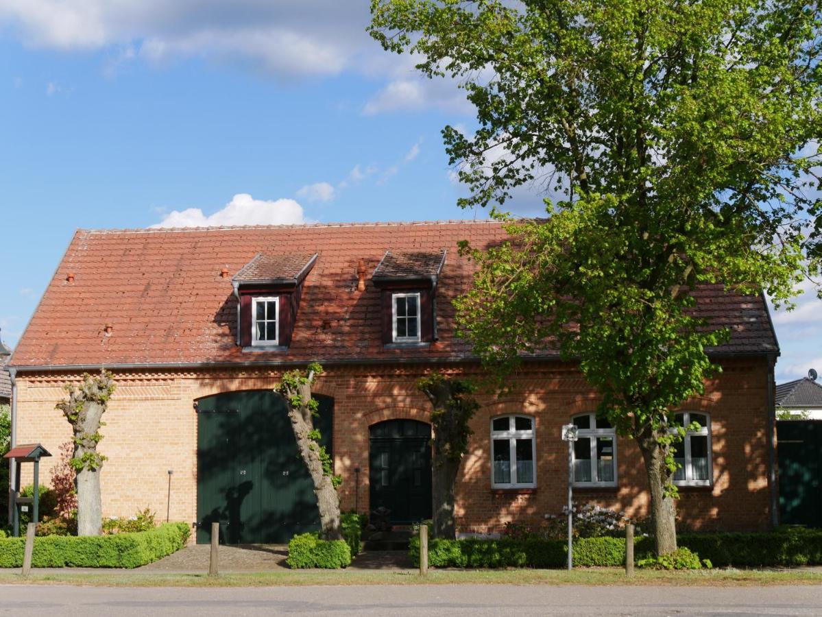 Lindenhof Wohnung 2, Erdgeschoss Vipperow Buitenkant foto
